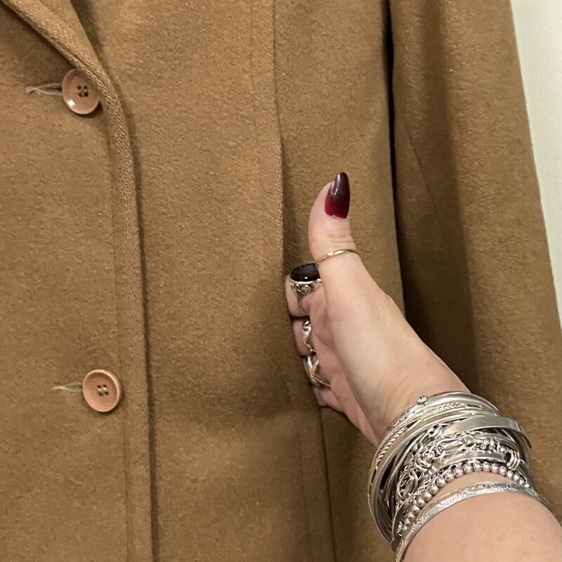 Camel Wool Coat<br />
Camel<br />
Size: Medium