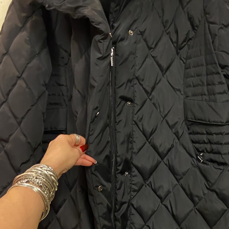 Blk Quilted Down Coat<br />
Black<br />
Size: 1X R $169