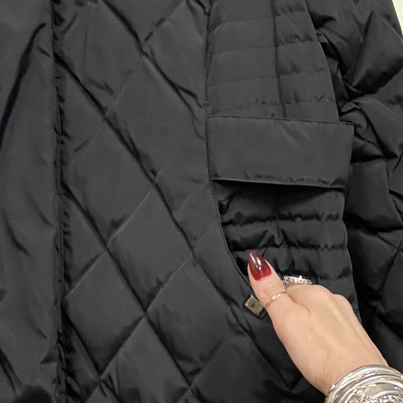 Blk Quilted Down Coat<br />
Black<br />
Size: 1X R $169