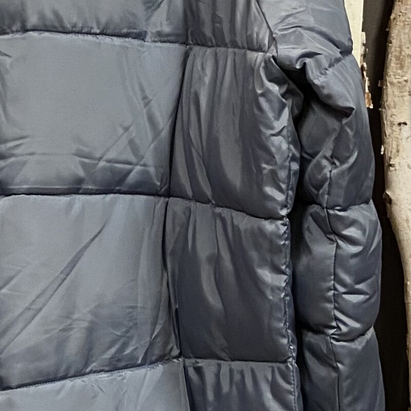 EUC Gry Puffy Coat<br />
Grey<br />
Size: 4X R $169