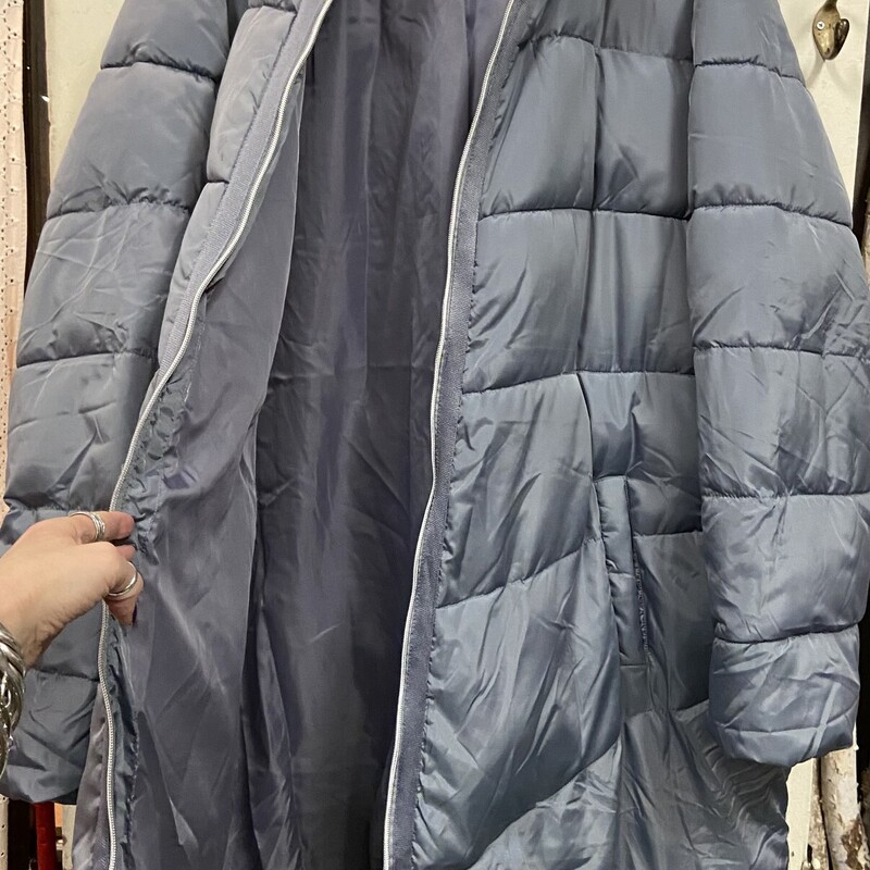 EUC Gry Puffy Coat<br />
Grey<br />
Size: 4X R $169