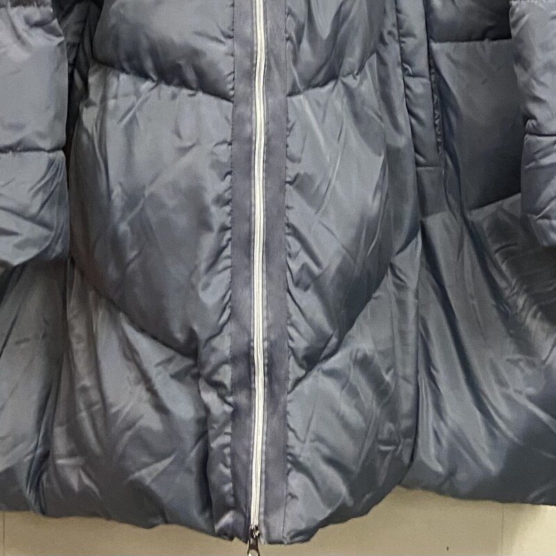 EUC Gry Puffy Coat<br />
Grey<br />
Size: 4X R $169