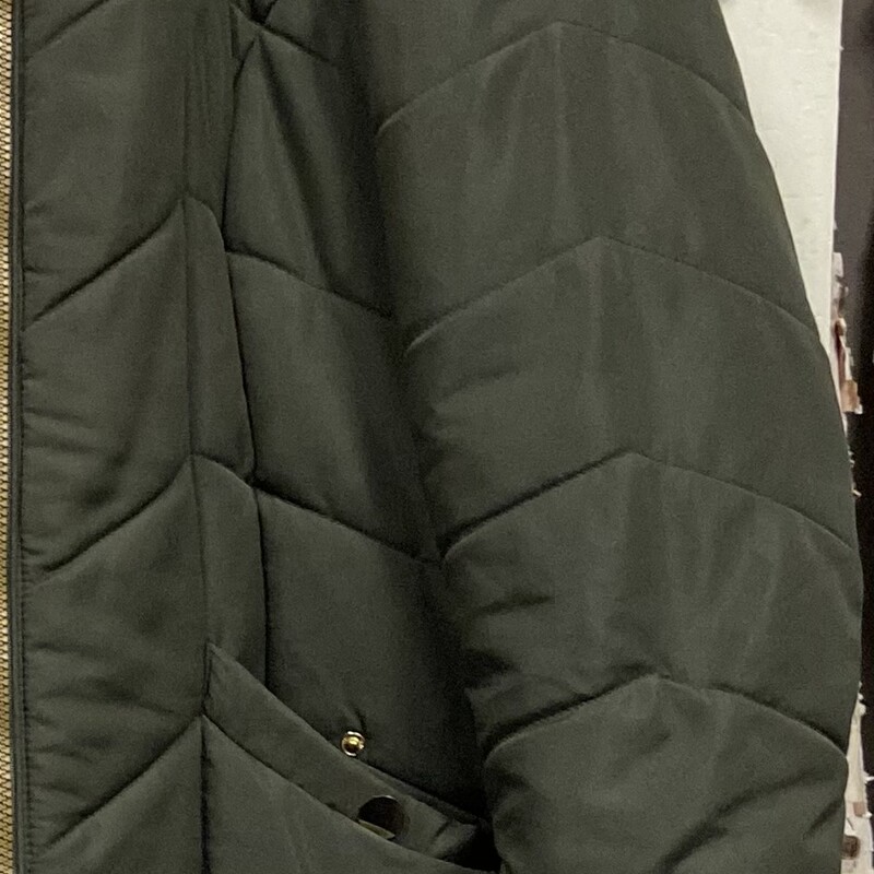 Olive Puffer Coat<br />
Olive<br />
Size: 1X