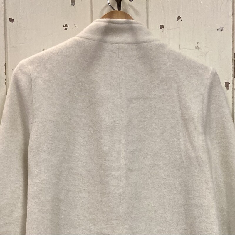 NWT Crm Coat<br />
Cream<br />
Size: Large