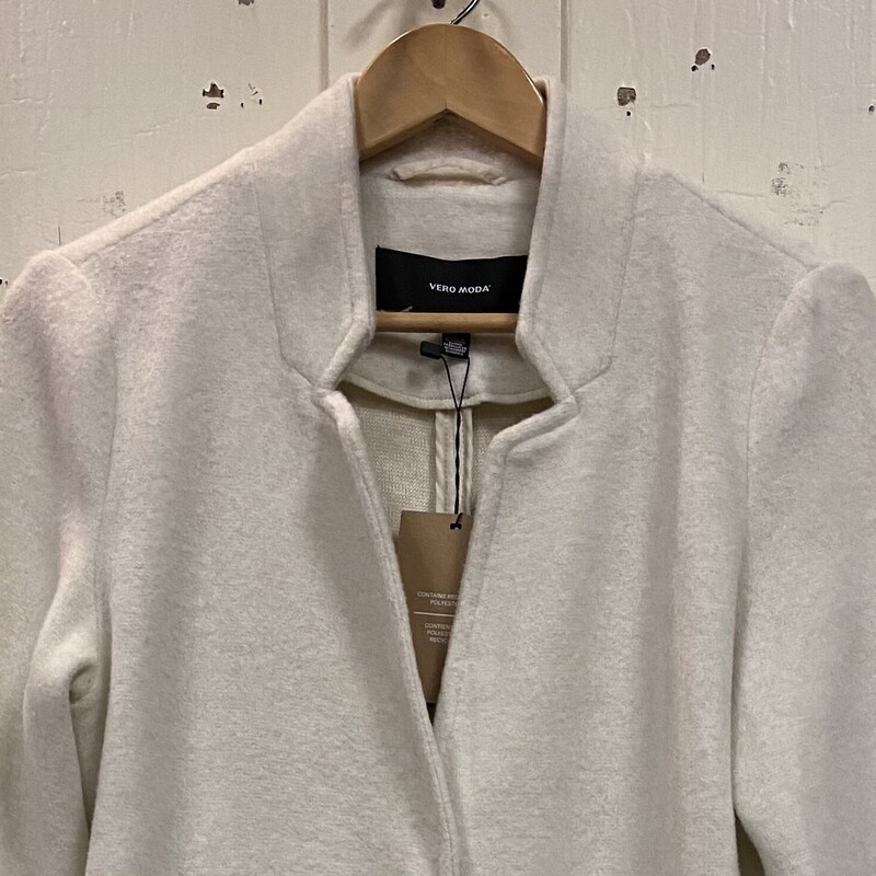 NWT Crm Coat<br />
Cream<br />
Size: Large