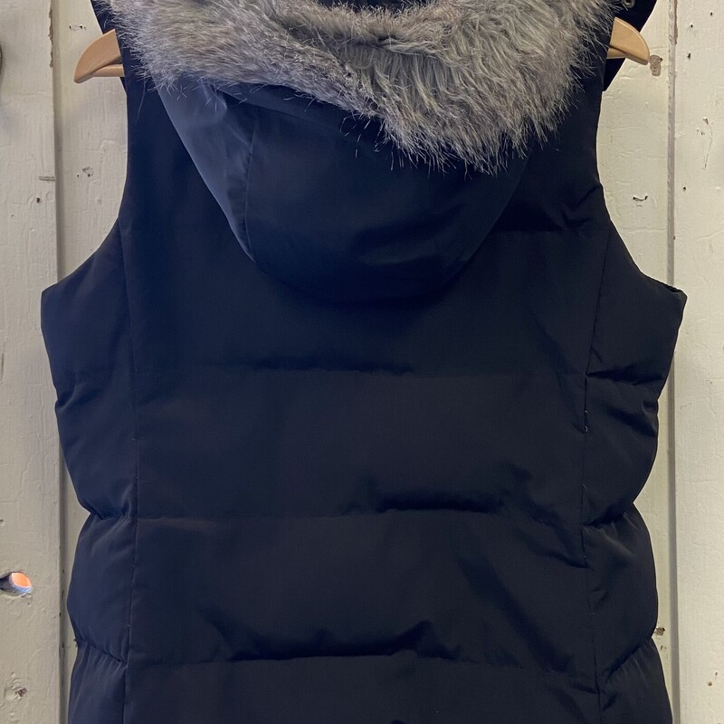 Blk Pffr Down Vest<br />
Black<br />
Size: M - P