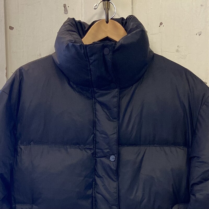 NWT Blk Puffer Coat<br />
Black<br />
Size: L R $198