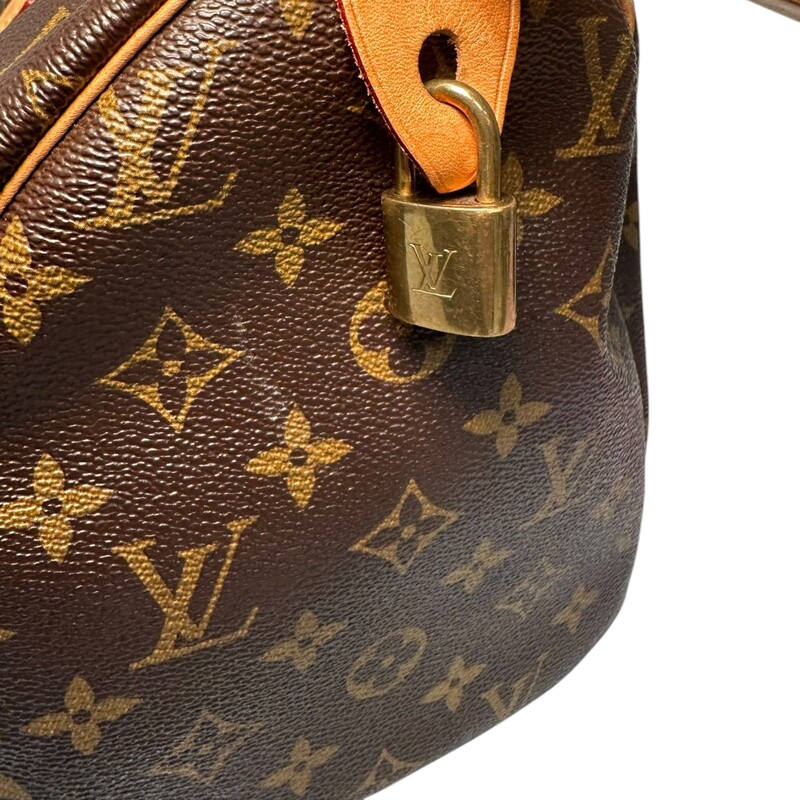 Louis Vuitton Speedy 30 Monogram<br />
<br />
Patina to the handles evenly throughout.<br />
<br />
Date Code: SD2197<br />
<br />
Dimensions: 12W x 8H x 7D<br />
<br />
Does not include original dust cover or box.