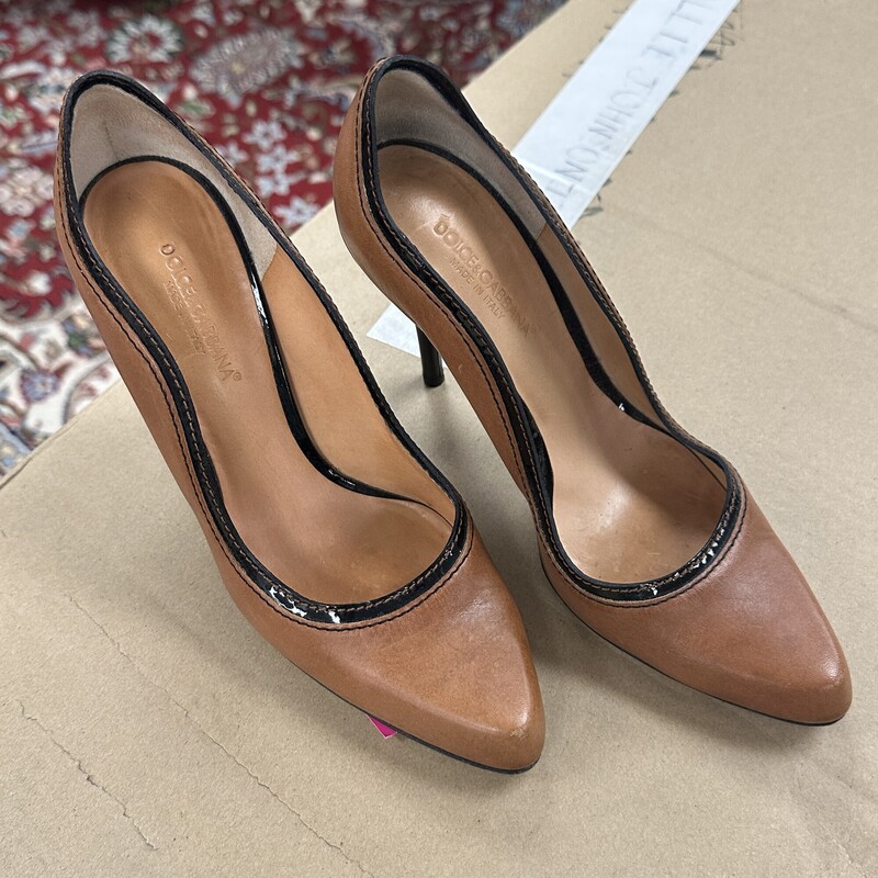 Dolce & Gabbana Heels, Brown
Size: 7.5-8.5