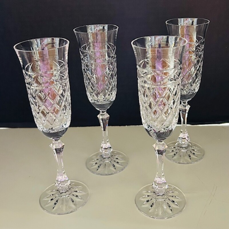 Set of 4 Galway Crosshatch Champagne Glasses
Clear Size: 3 x 8.5H