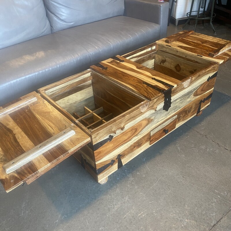 Rustic Tahoe Coffee Table,

Size: 24W44Lx19H