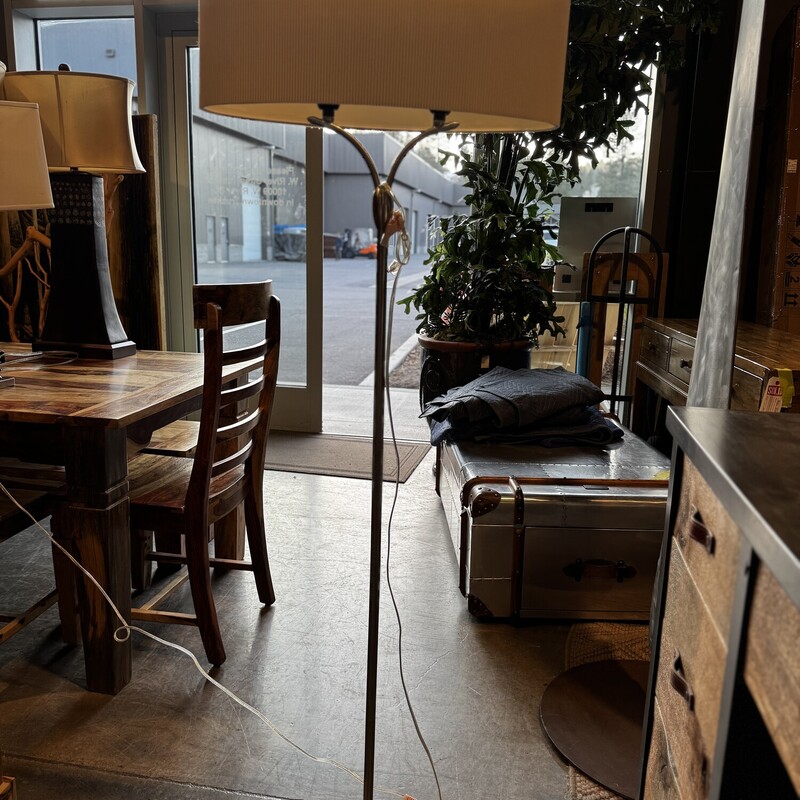 Chrome Floor Lamp,

Size: 62Tx22W