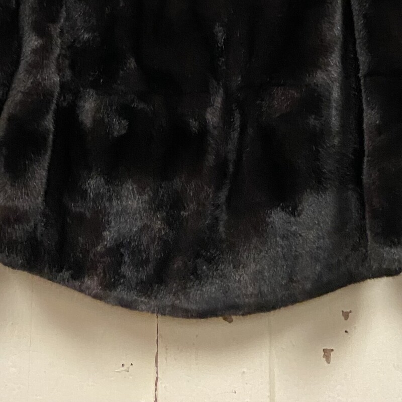 Brw Faux Fur Coat<br />
Brown<br />
Size: M/L