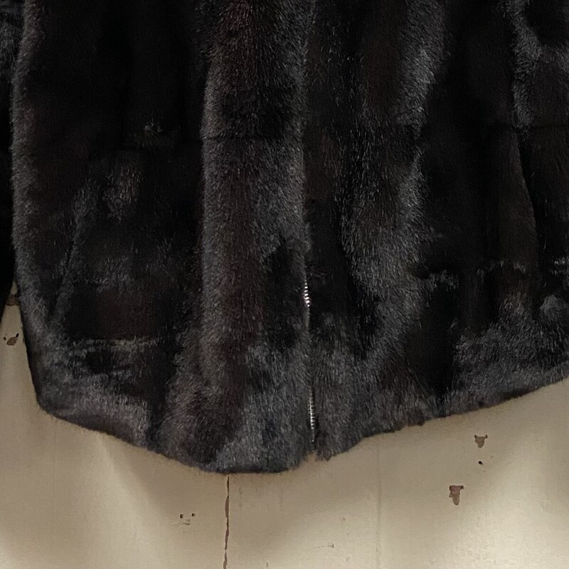 Brw Faux Fur Coat<br />
Brown<br />
Size: M/L