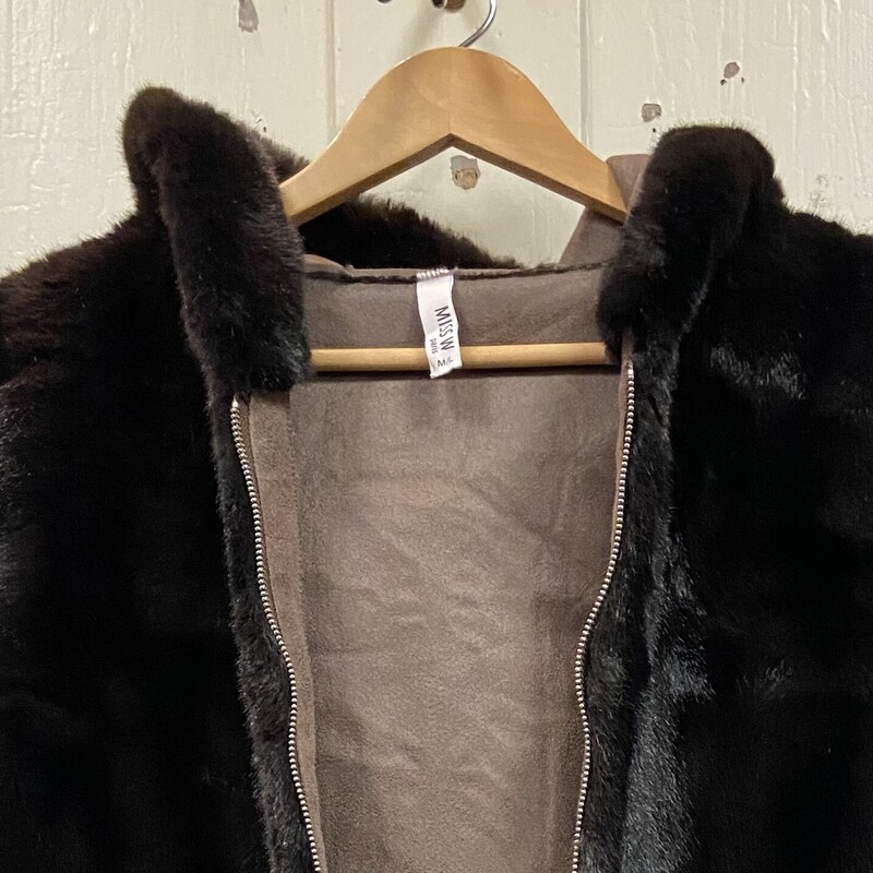 Brw Faux Fur Coat<br />
Brown<br />
Size: M/L