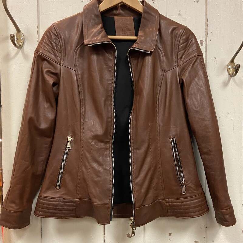 Brw Italian Lther Coat<br />
Brown<br />
Size: M R $200