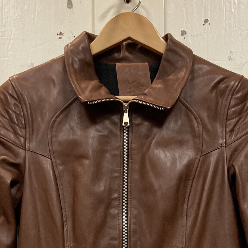 Brw Italian Lther Coat<br />
Brown<br />
Size: M R $200