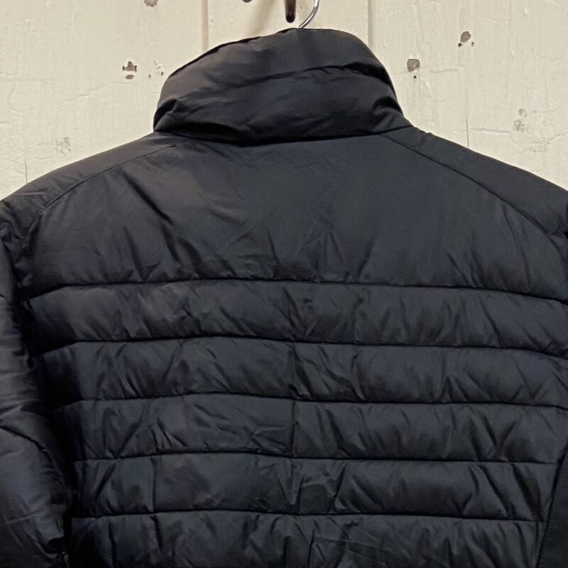 Black Puffer Jacket<br />
Black<br />
Size: Large