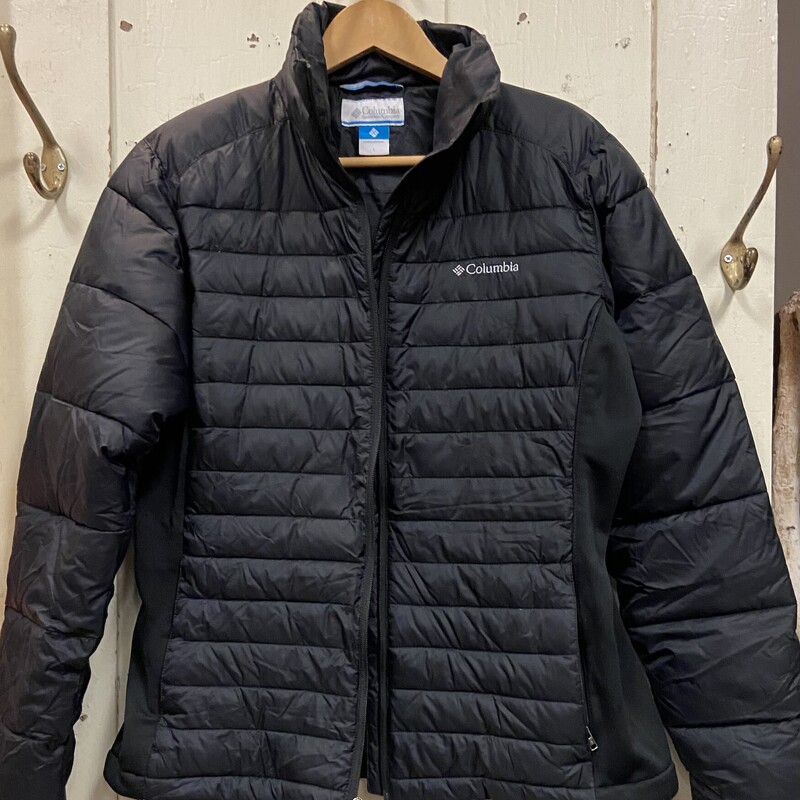 Black Puffer Jacket<br />
Black<br />
Size: Large