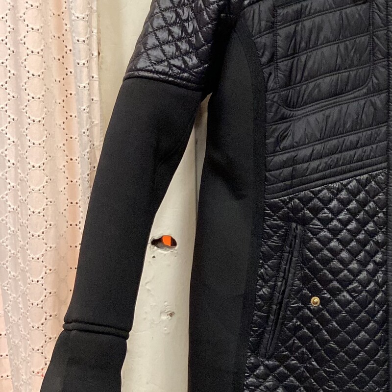 Blk Quilted Coat<br />
Black<br />
Size: Large