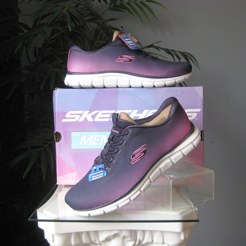 NIB Skechers