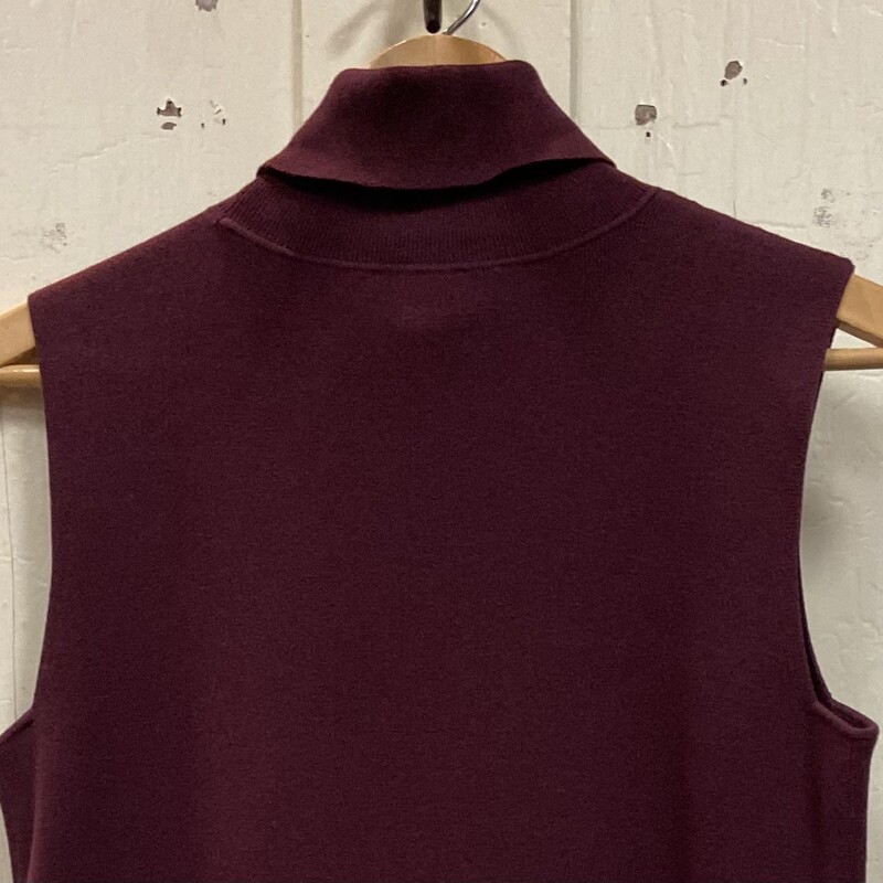 Mar Slvlss Trtle Sweater<br />
Maroon<br />
Size: Medium