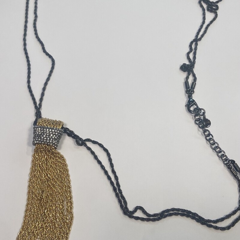 Bk/gd Pve Tassel Necklace<br />
Blk/Gld<br />
Size: Necklace