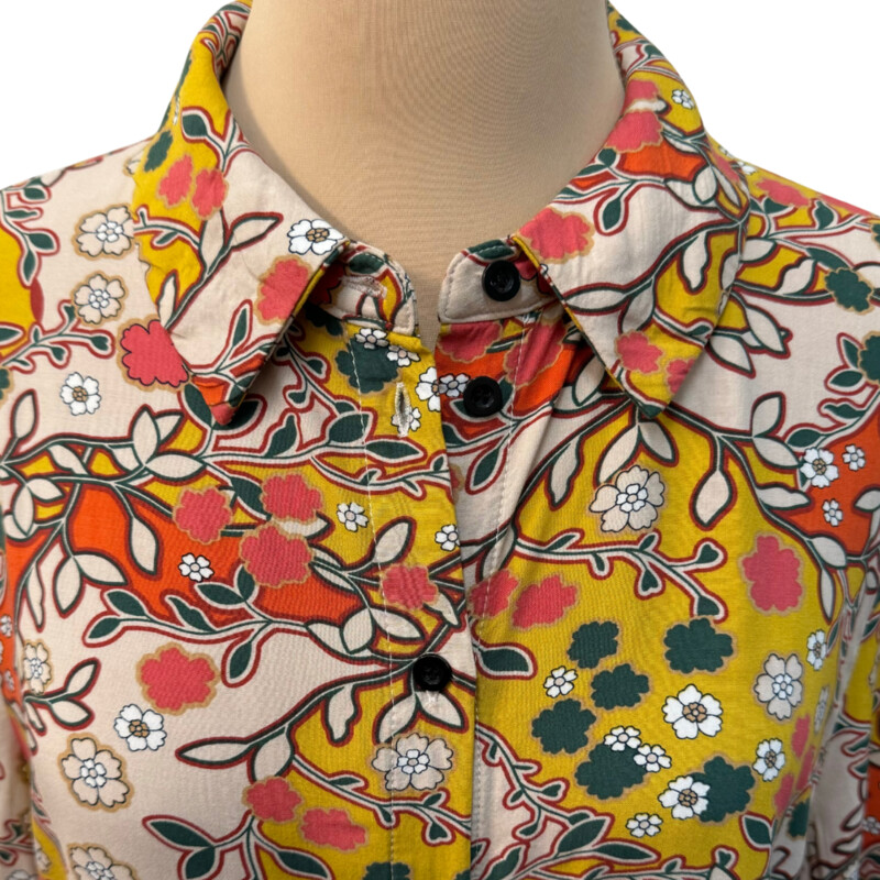 Natural Life Twiggy Mini Shirt Dress<br />
Floral Pattern<br />
Colors: Yellow, Pink, Green and Cream<br />
Size: Large