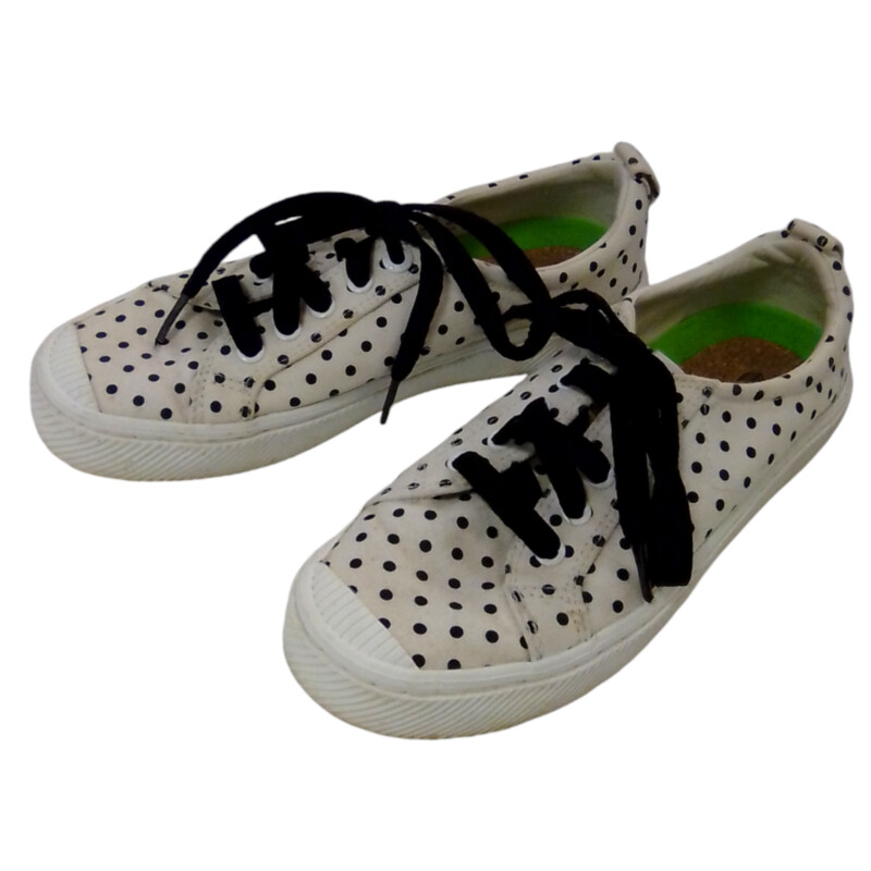 Shoes: White/black Dots