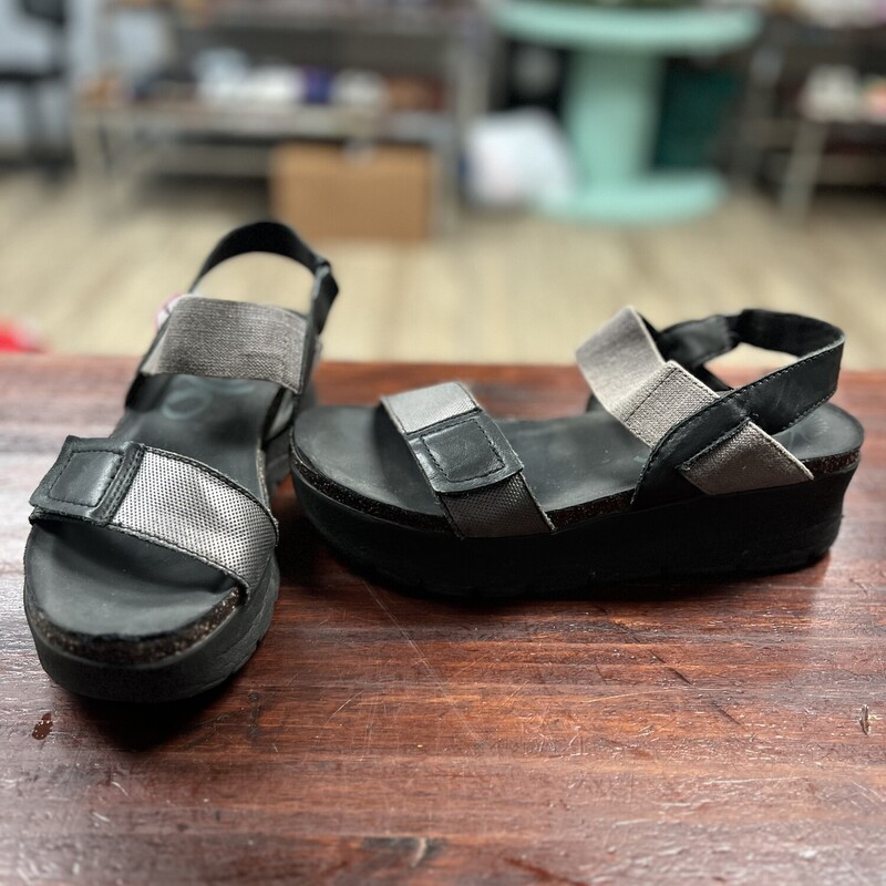 Sz 8 Black Wedge Sandal