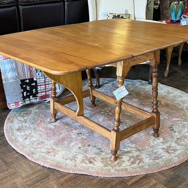 Maple Dropleaf Dining Table with Pads
19.5 In Wide (Closed) x 42 In Deep x 30 In Tall.
54 In Wide (Open)