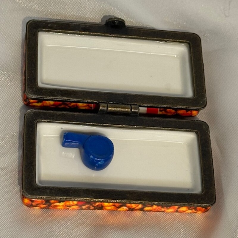 Cracker Jack Trinket Box with Whistle
Set of 2
Red Orange Blue
Size: 1.5x2.5H