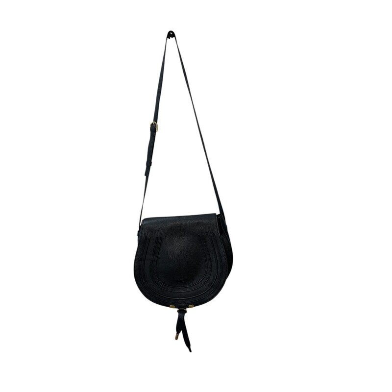 Chloe Marcie Black Medium Crossbody<br />
Some minor warping of the leather on the bottom<br />
Pen mark inside<br />
Missing hardware on closure string<br />
Does not come with original dust bag or box<br />
Code:03.22.68.65<br />
Dimensions: 11Lx 10H<br />
Does not come with original dust bag or box.