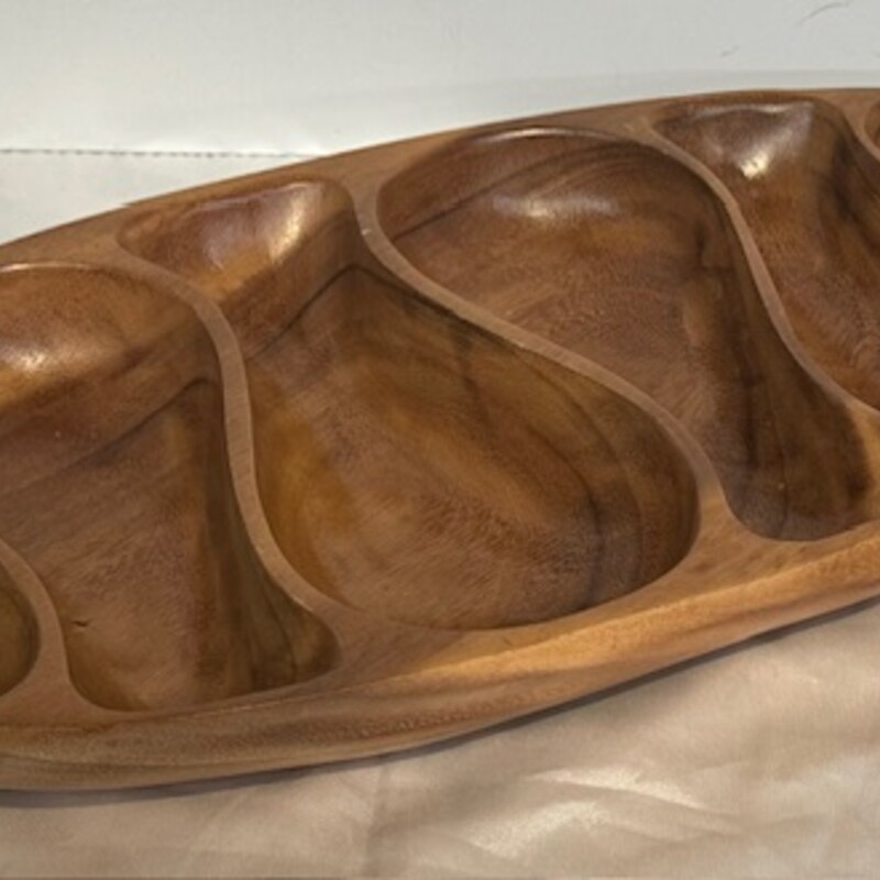 Wood Wavy 6 Section Tray
Brown Tan
Size: 18 x 9.5 x 2H