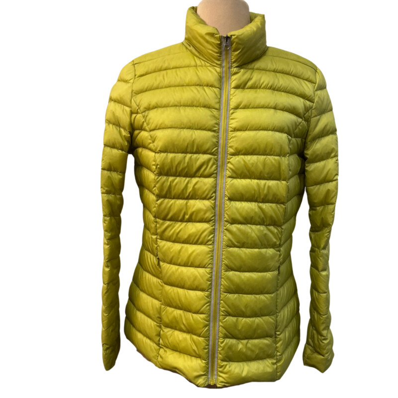 Tribal Rollaway Jacket
Down Filled with Zippered Pockets
Color: Citron
Size: Medium