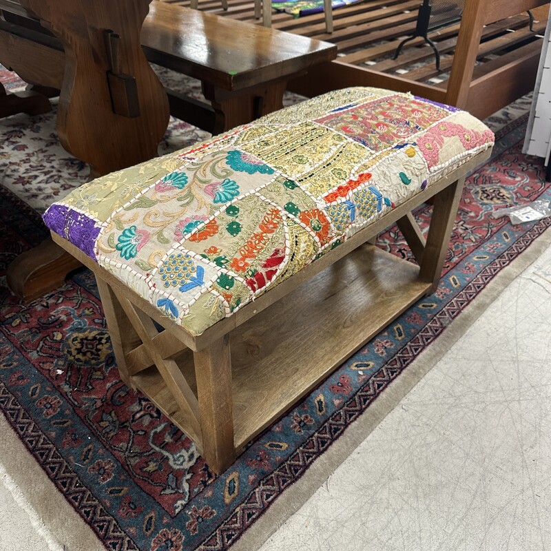 Emroidered Bench, Multicolored<br />
Size: 31 X 14