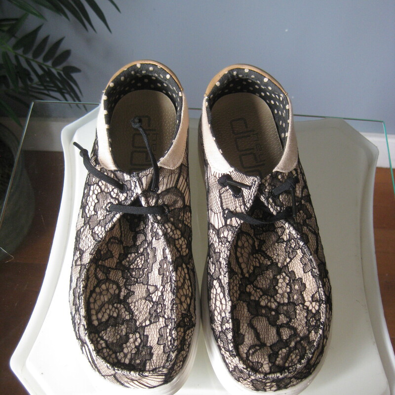 Hey Dude Lace, Blk/pnk, Size: 10<br />
Only worn once or twice.<br />
Cute Hey Dudes with black lace overlay.<br />
size 10<br />
I am showing the box for INFORMATION PURPOSES only.<br />
I will not ship the box with the shoes.  If you need the box pls communicate before purchasing as the shipping cost will have to be adjusted.<br />
<br />
thanks for looking!<br />
#81786