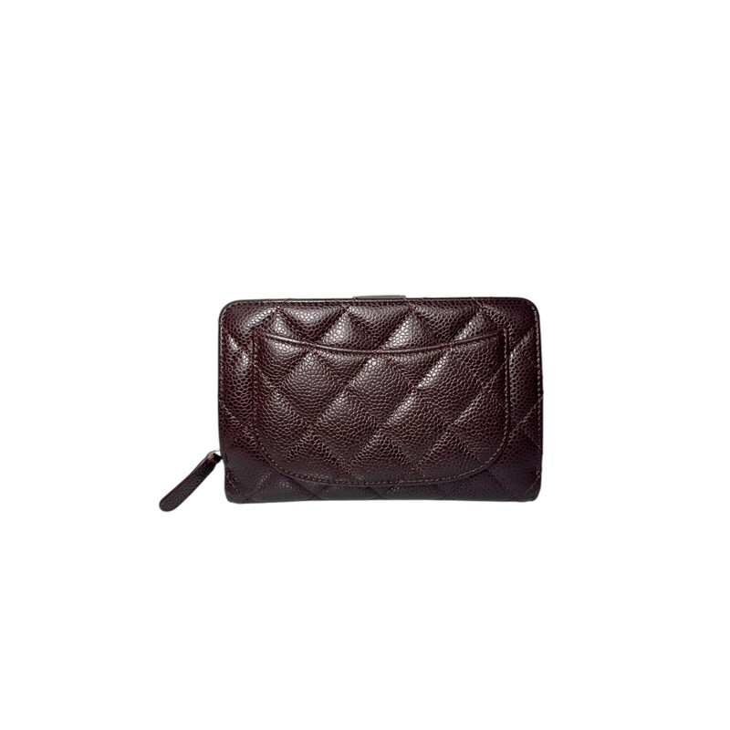 Chanel Caviar Quilted  Burgundy Compact Wallet<br />
Date code:1971178<br />
Does not come with original dust bag or box.