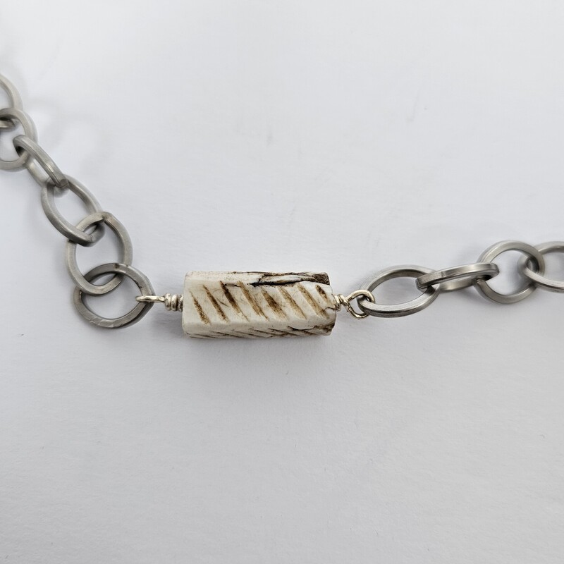 Carved Bar Station Chain, Silver, Size: Long