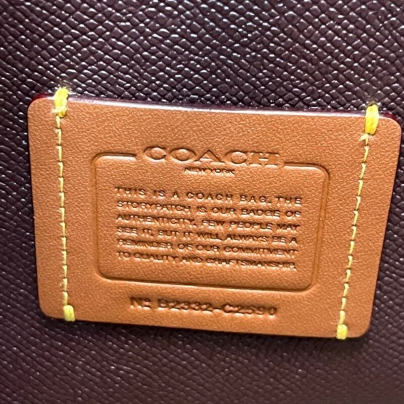 Coach Leather Willow Handbag<br />
Tan Colored Leather Strap<br />
Gold Hardware with C for Coach Closure<br />
Inside multifunction pocket, center zip compartment<br />
4 protective feet at base<br />
9 1/4 L x 8 3/4 H x 4 1/4 W<br />
Color: Mustard