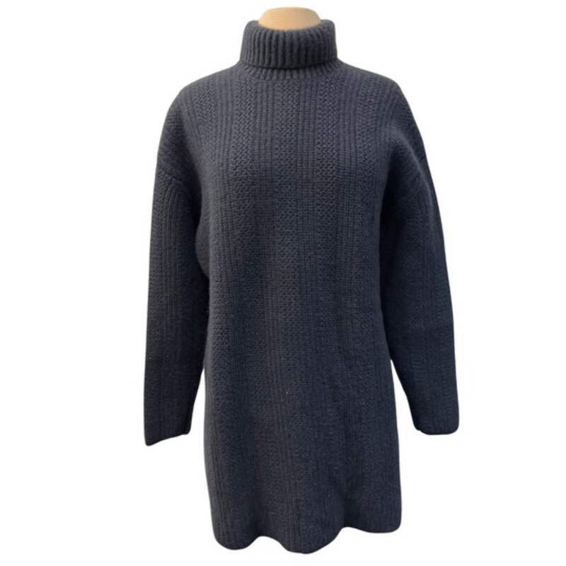 Alashan Turtleneck Cashmere Sweater<br />
Color: Midnight<br />
Size: Large