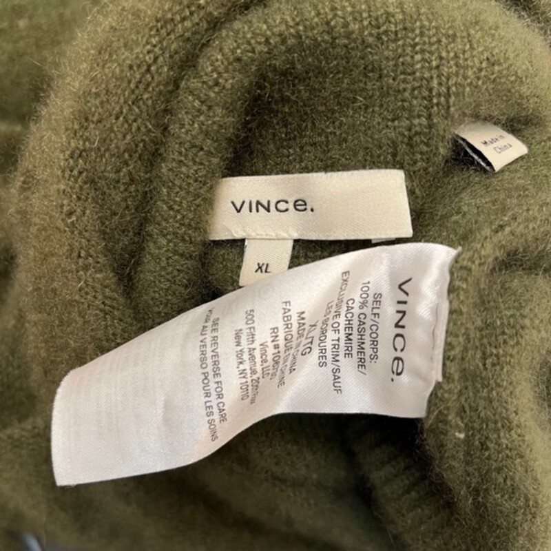 VINCE Cashmere Sweater<br />
Color:  Avocado<br />
Size: XLarge