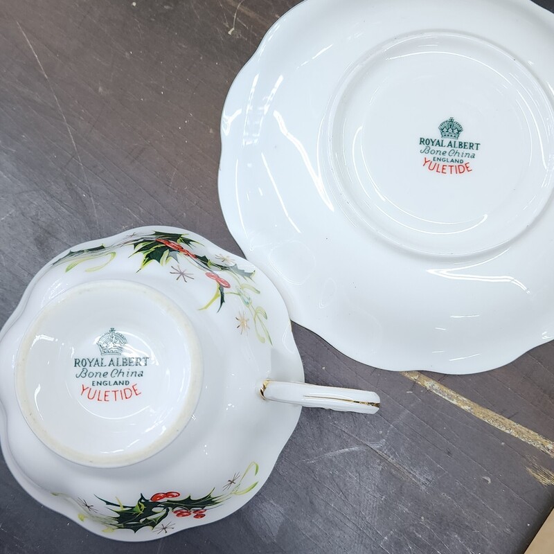 Royal Albert Cup & Saucer, Yuletide<br />
Contact Store for Shipping :)