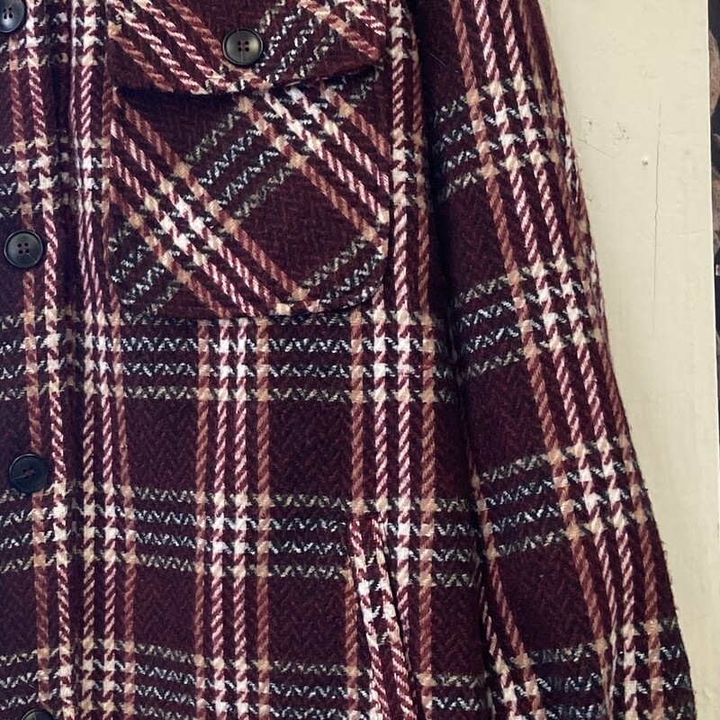 Maroon Plaid Coat<br />
Maroon<br />
Size: Medium