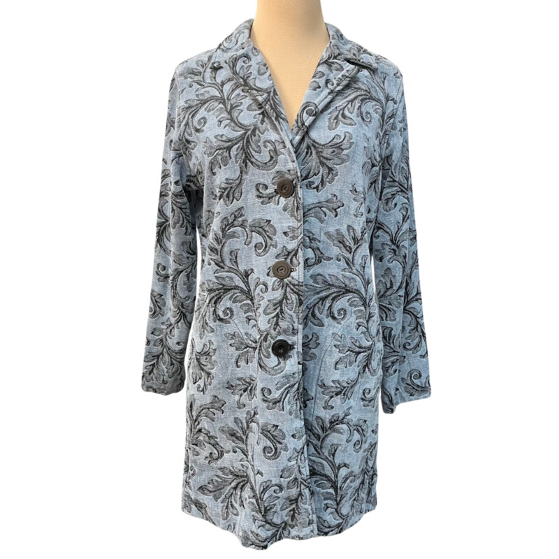 CMC Tapestry Damask Car Coat<br />
Has Pockets!<br />
Sky Blue, Gray, and Black<br />
58% Rayon 29% Polyester 13% Cotton<br />
Size: Small