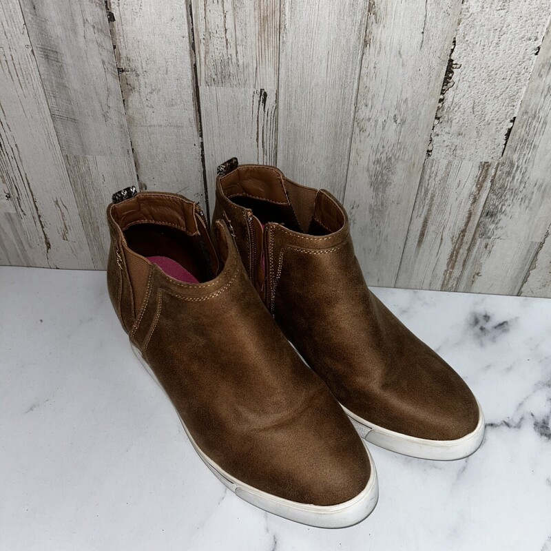 A7.5 Brown Wedge Sneakers