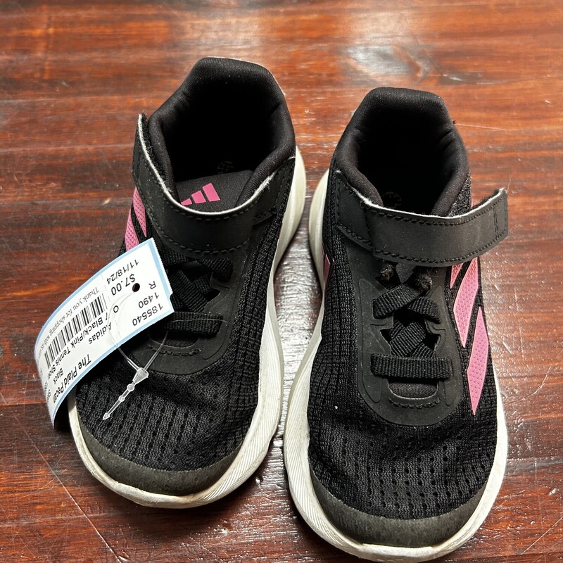 7 Black/Pink Tennis Shoes