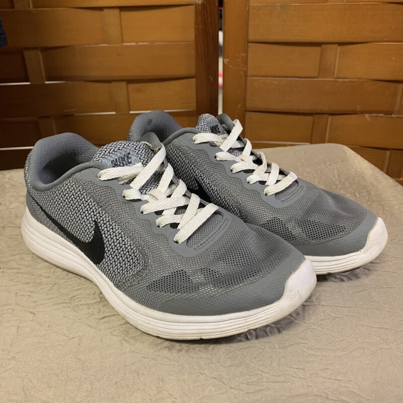 Gray And White Nikes, Size: 4.5