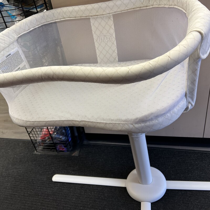 Halo Bassinet, White, Size: Pre-owned