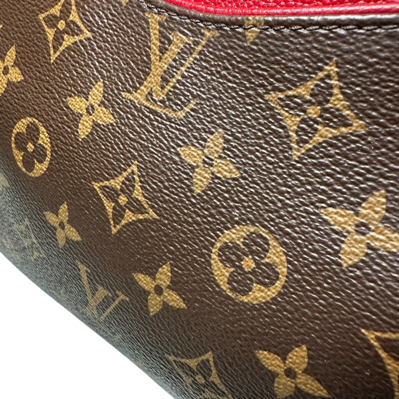 Louis Vuitton Pallas Beauty Pouch<br />
<br />
Date Code: PL0291<br />
Dimensions: 9Lx 7Height<br />
<br />
Some marks inside the interior. Does not come with original dust bag and box.